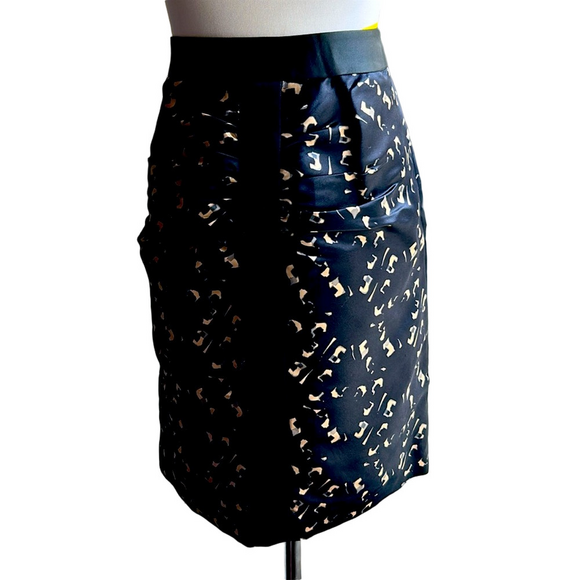 Milly Dresses & Skirts - Milly 100% silk skirt. 22 inches. Lined. Side invisible zipper.